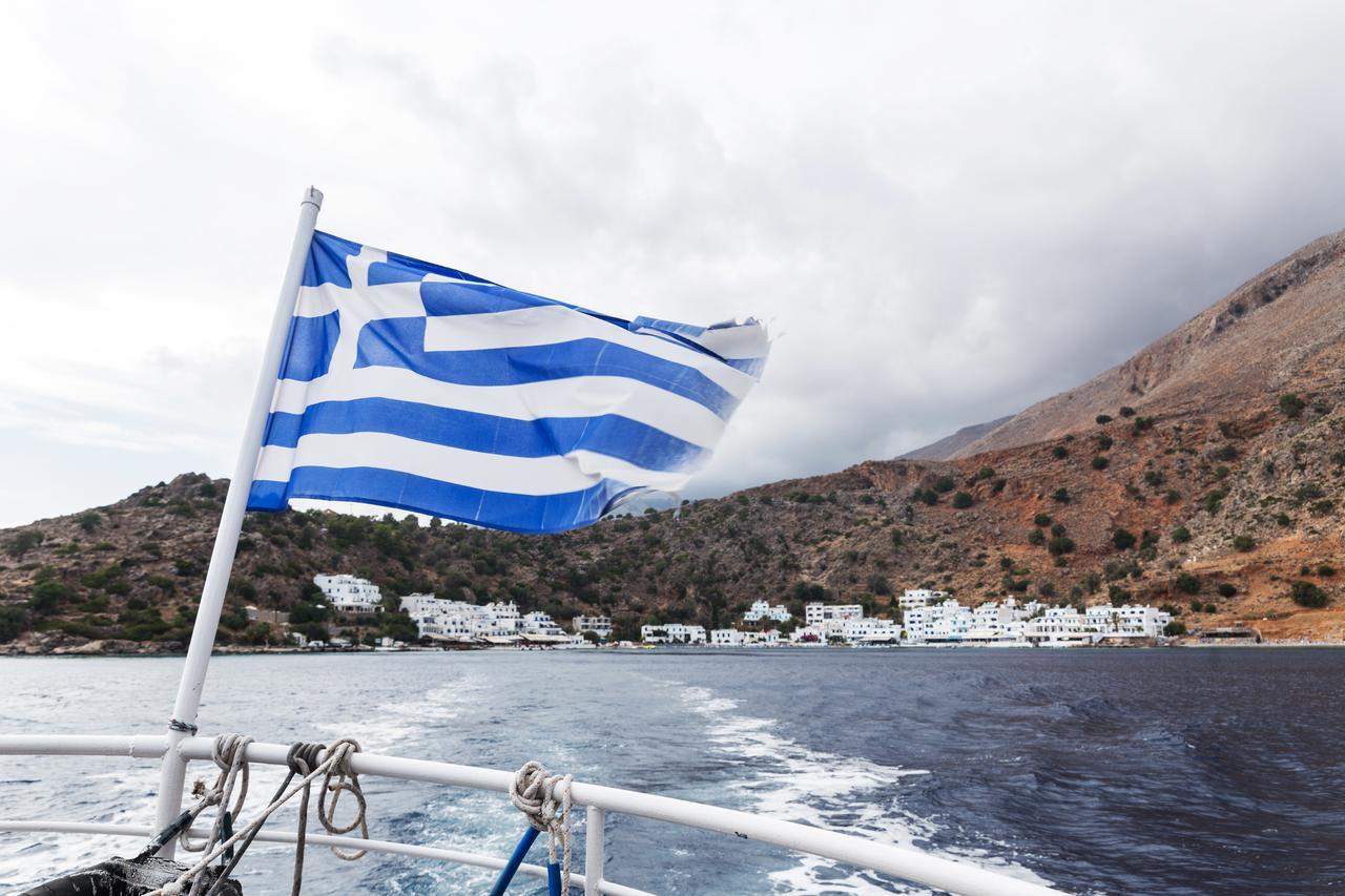 Daskalogiannis Hotel Loutro Bagian luar foto