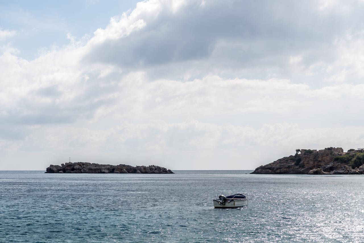 Daskalogiannis Hotel Loutro Bagian luar foto