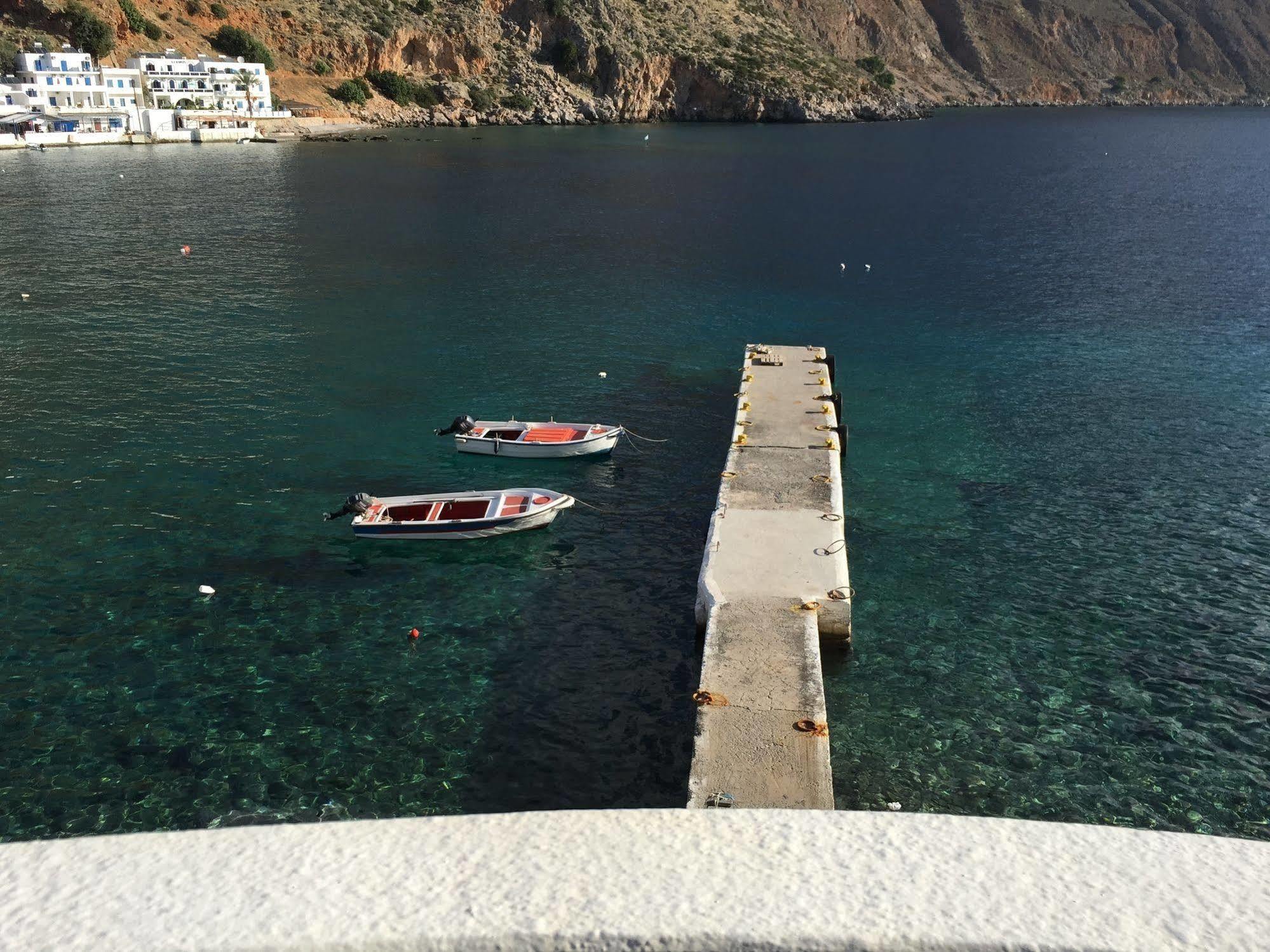 Daskalogiannis Hotel Loutro Bagian luar foto